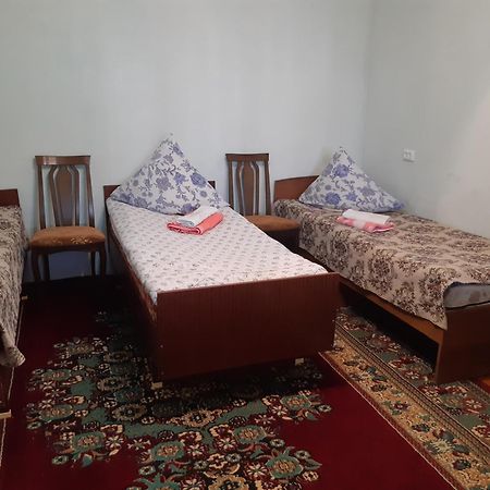 Guest House Lola Kochkor Esterno foto