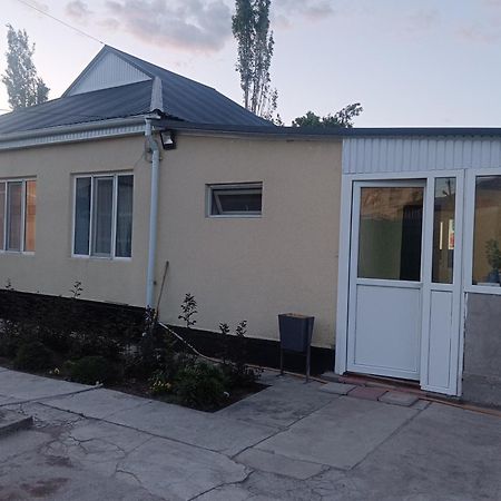 Guest House Lola Kochkor Esterno foto