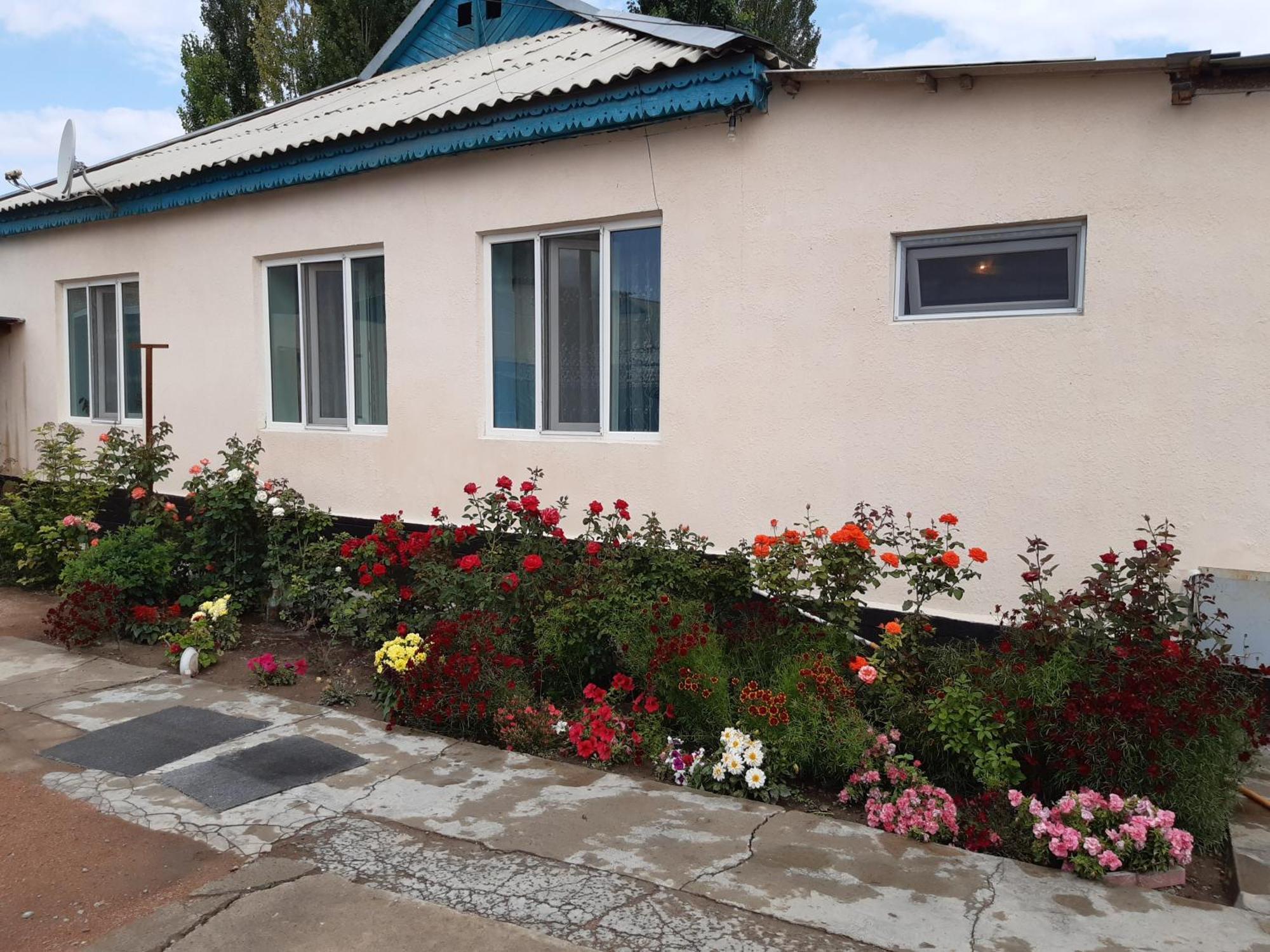 Guest House Lola Kochkor Esterno foto